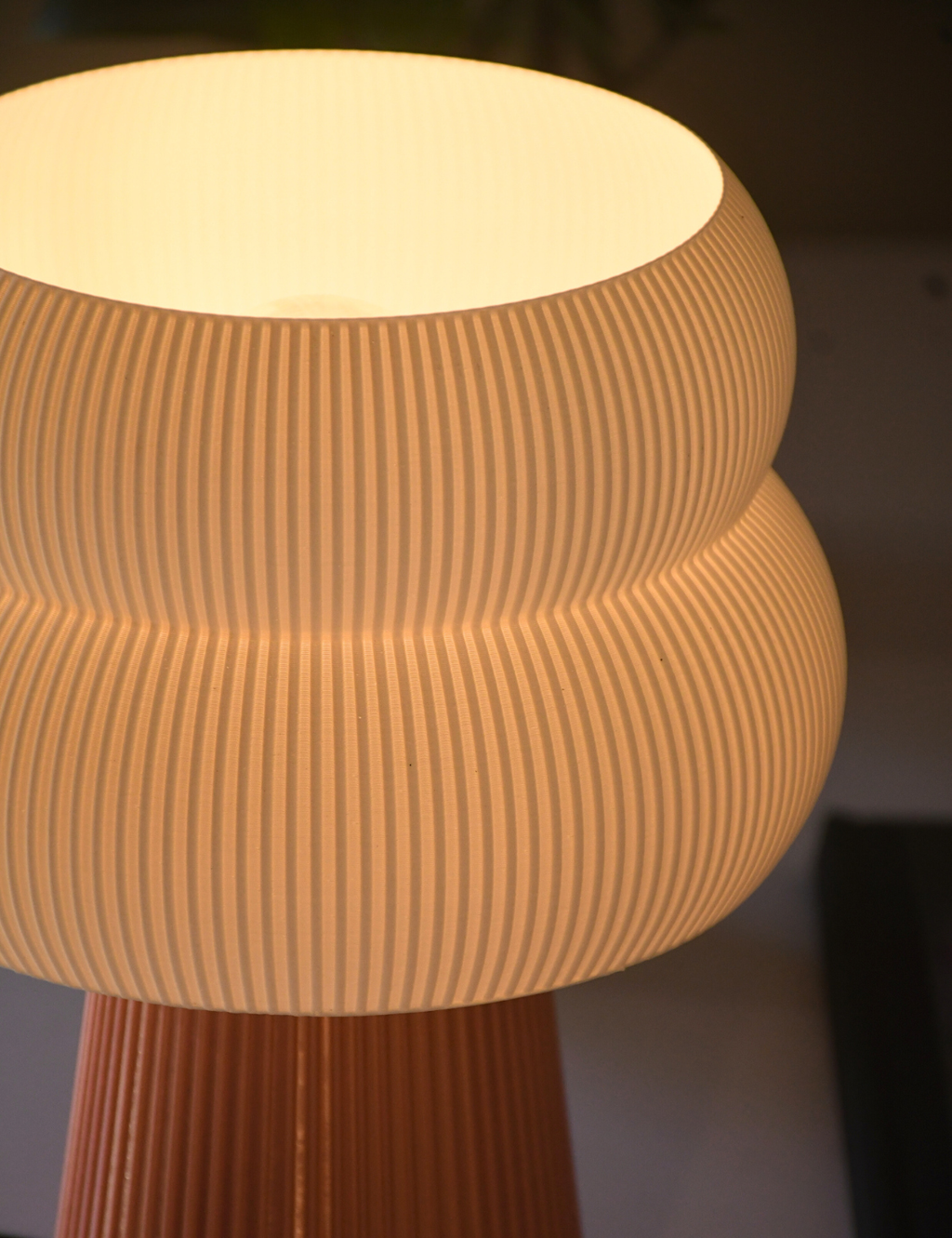 Halo Ridge Table Lamp