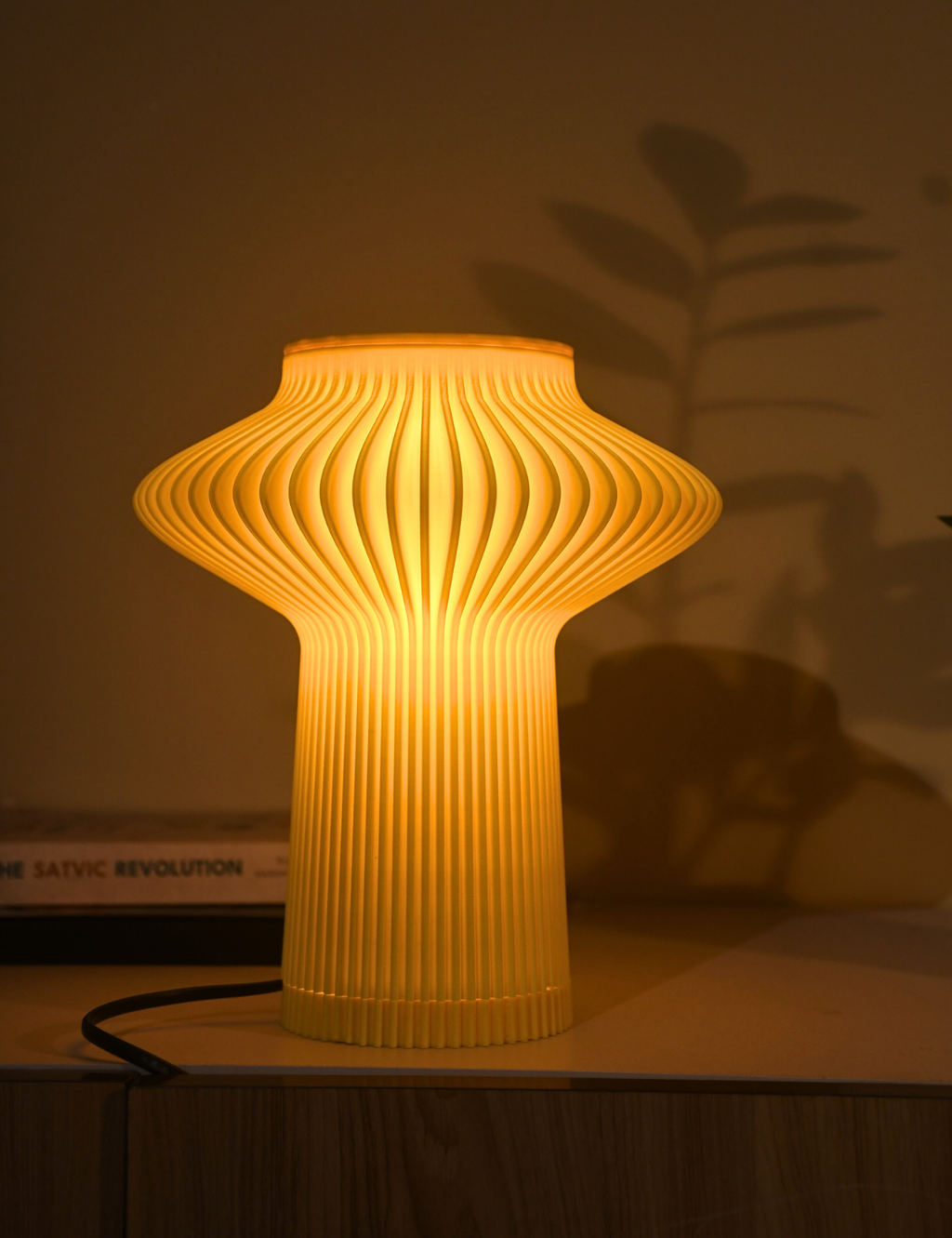 Fluted Crown Table Lamp