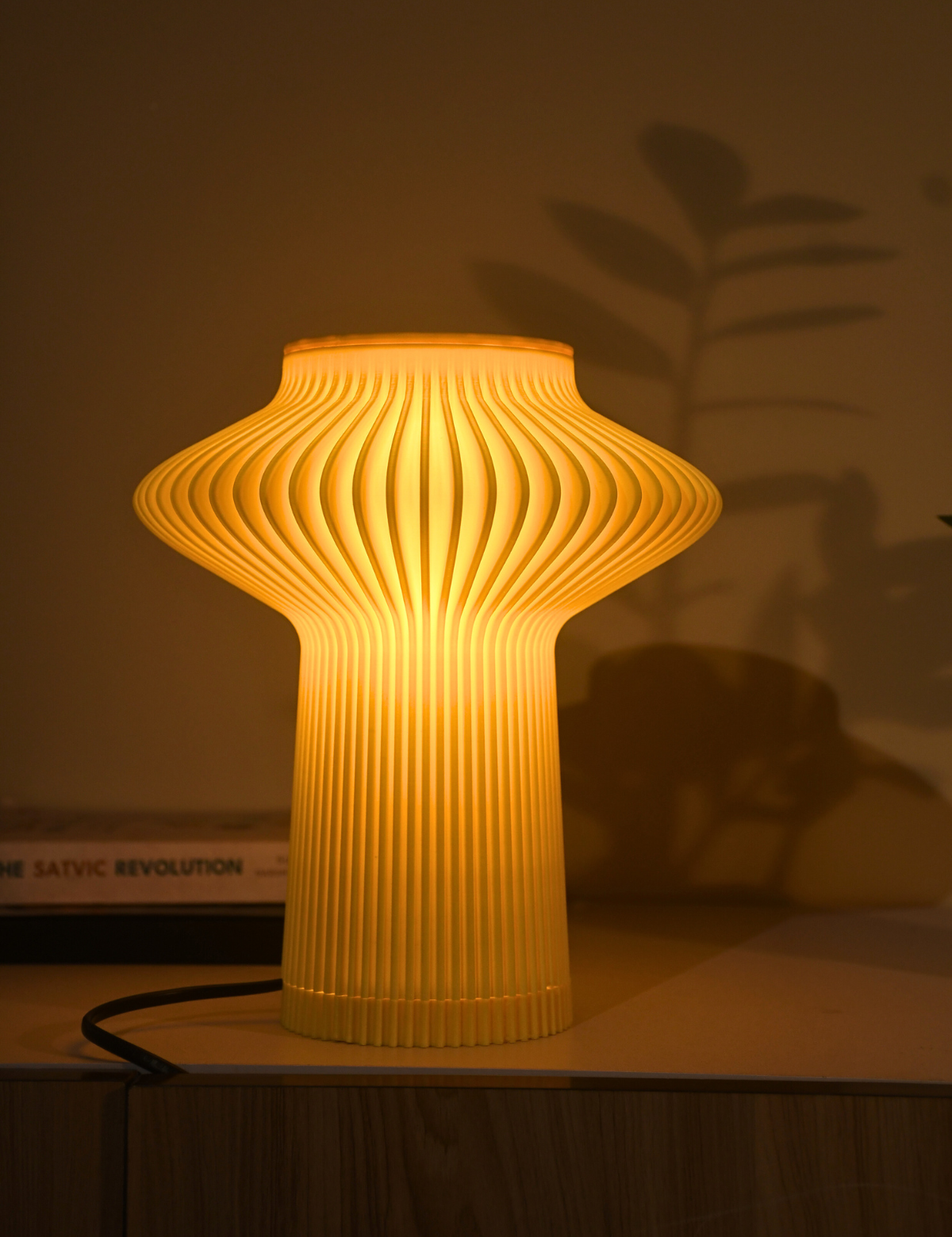 Fluted Crown Table Lamp