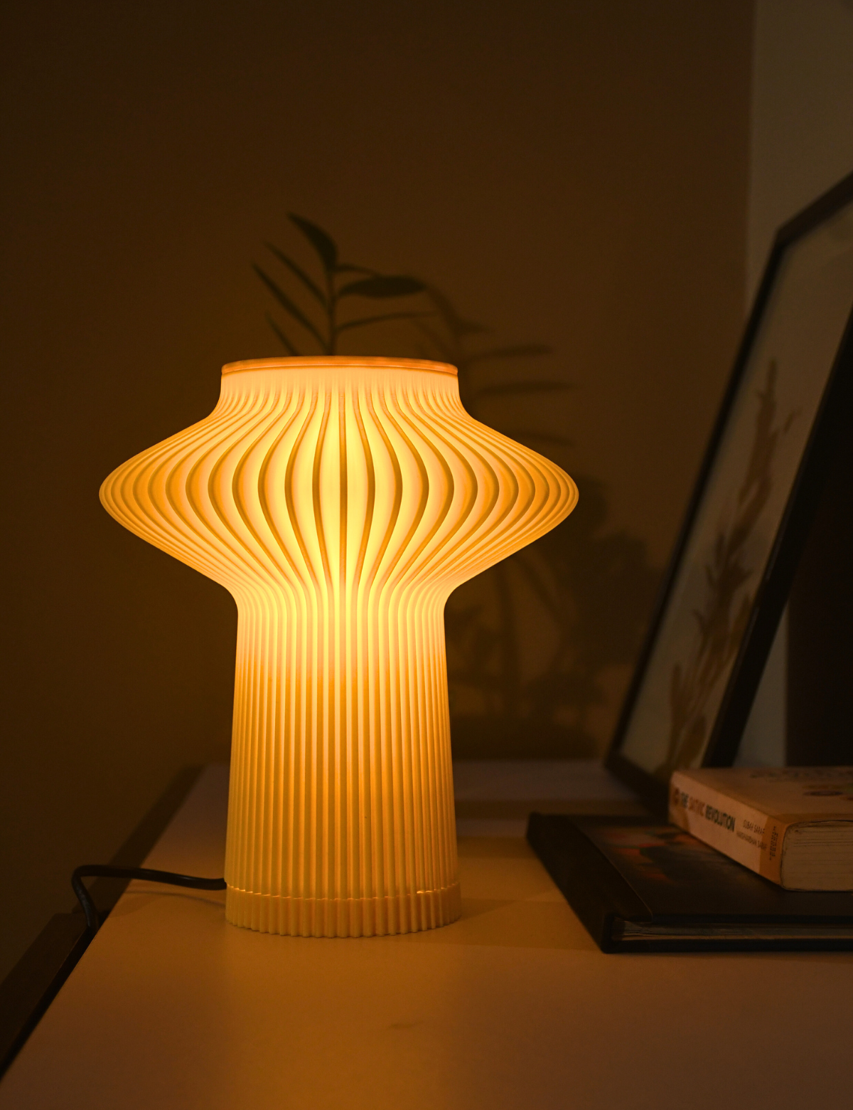 Fluted Crown Table Lamp